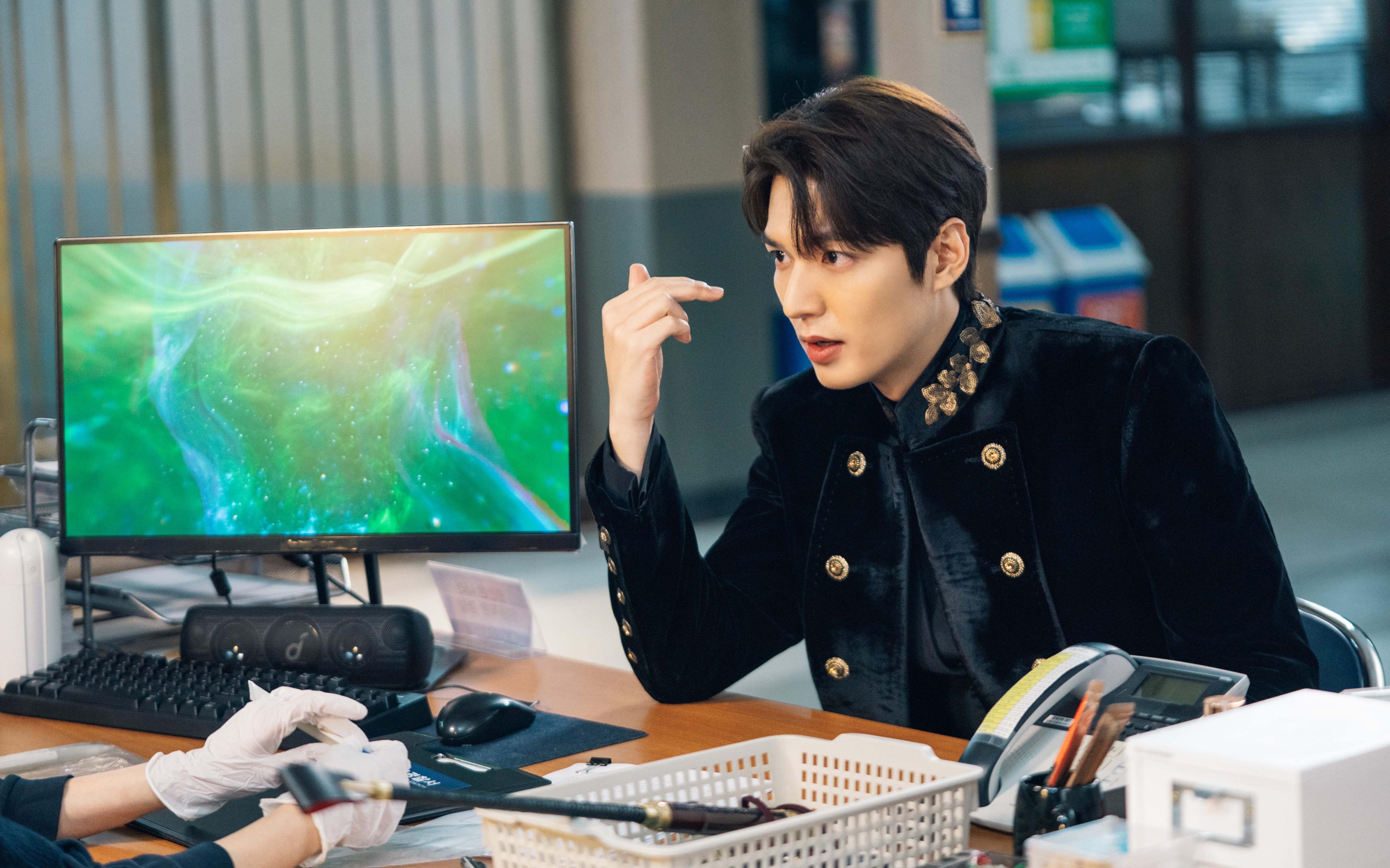 乐鱼体育app网址-西甲王者风采：关键时刻的冷静与智慧，西甲精彩集锦